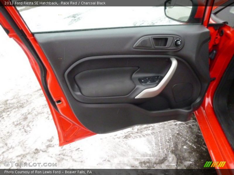 Race Red / Charcoal Black 2013 Ford Fiesta SE Hatchback