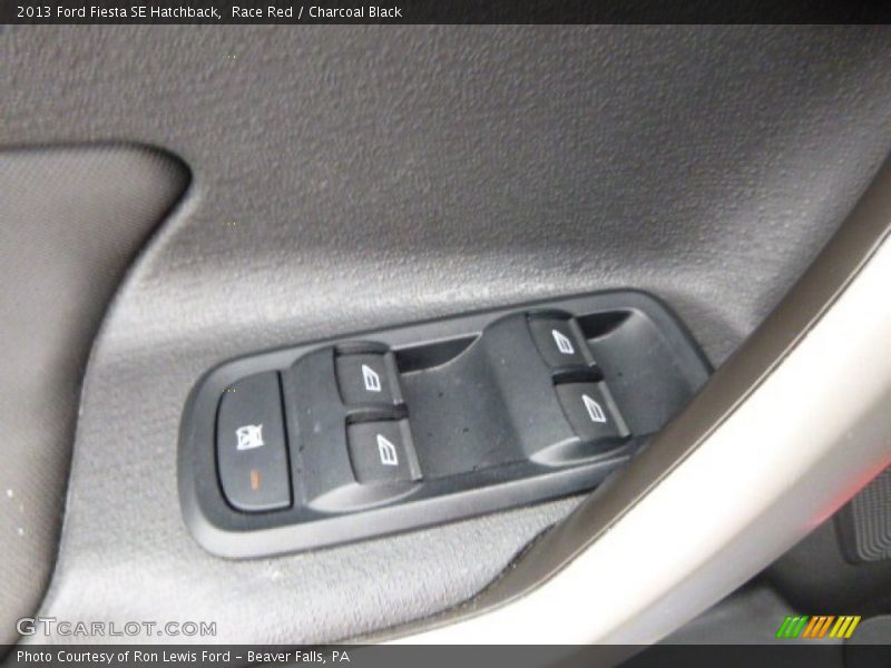 Race Red / Charcoal Black 2013 Ford Fiesta SE Hatchback