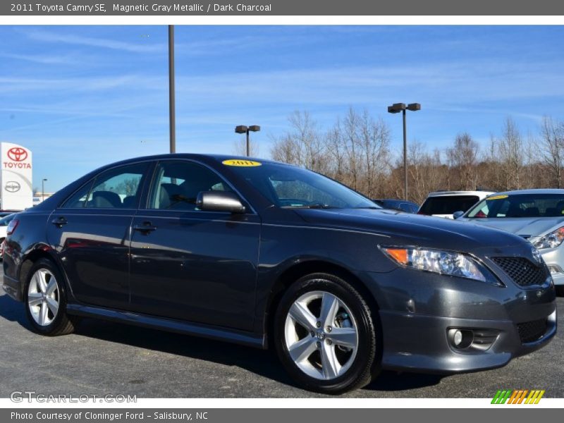 Magnetic Gray Metallic / Dark Charcoal 2011 Toyota Camry SE