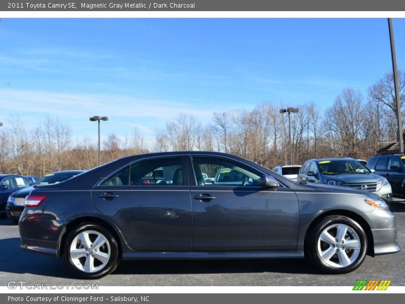 Magnetic Gray Metallic / Dark Charcoal 2011 Toyota Camry SE