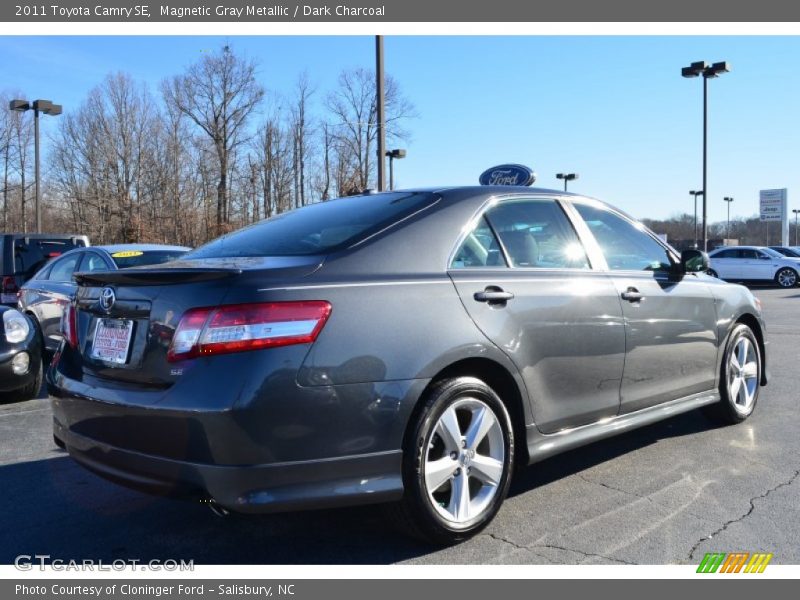 Magnetic Gray Metallic / Dark Charcoal 2011 Toyota Camry SE