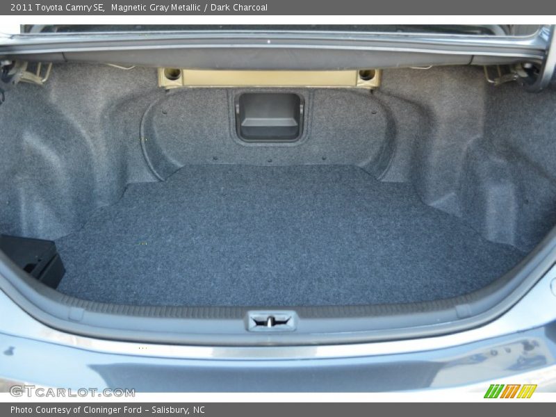 Magnetic Gray Metallic / Dark Charcoal 2011 Toyota Camry SE