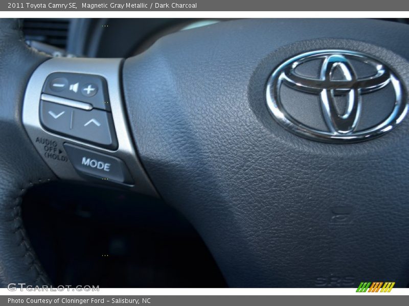 Magnetic Gray Metallic / Dark Charcoal 2011 Toyota Camry SE