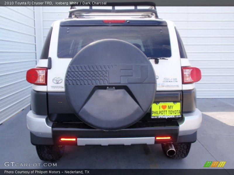 Iceberg White / Dark Charcoal 2010 Toyota FJ Cruiser TRD
