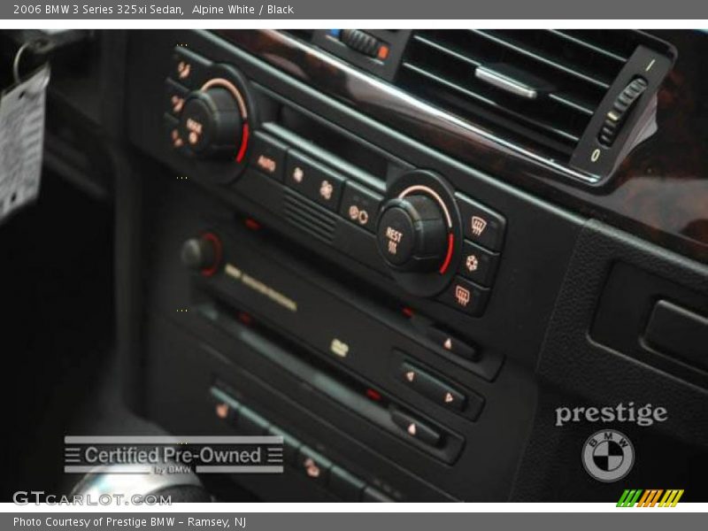 Alpine White / Black 2006 BMW 3 Series 325xi Sedan
