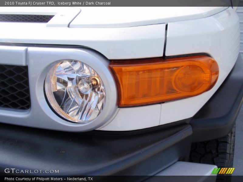 Iceberg White / Dark Charcoal 2010 Toyota FJ Cruiser TRD
