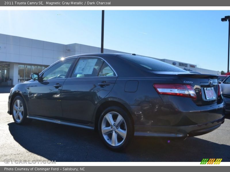 Magnetic Gray Metallic / Dark Charcoal 2011 Toyota Camry SE