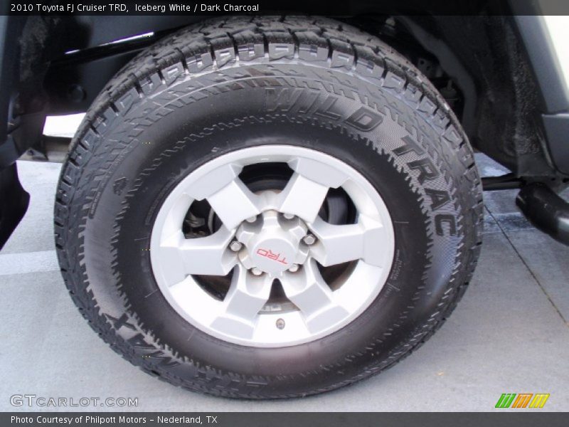 Iceberg White / Dark Charcoal 2010 Toyota FJ Cruiser TRD