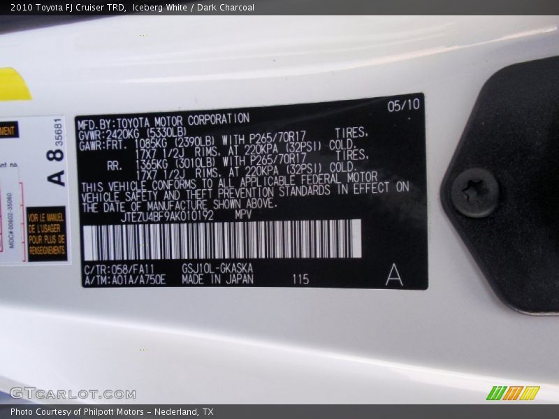 Iceberg White / Dark Charcoal 2010 Toyota FJ Cruiser TRD