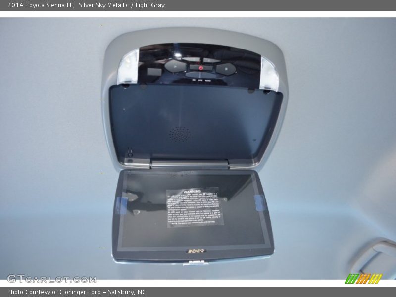 Silver Sky Metallic / Light Gray 2014 Toyota Sienna LE