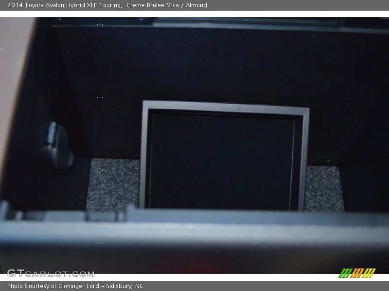 Creme Brulee Mica / Almond 2014 Toyota Avalon Hybrid XLE Touring