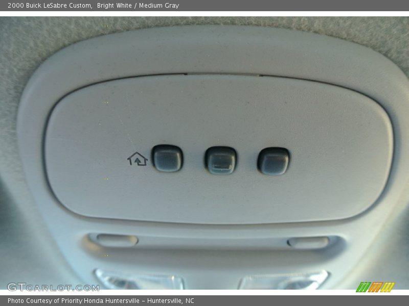 Bright White / Medium Gray 2000 Buick LeSabre Custom