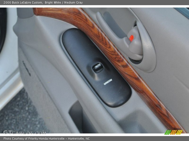 Bright White / Medium Gray 2000 Buick LeSabre Custom