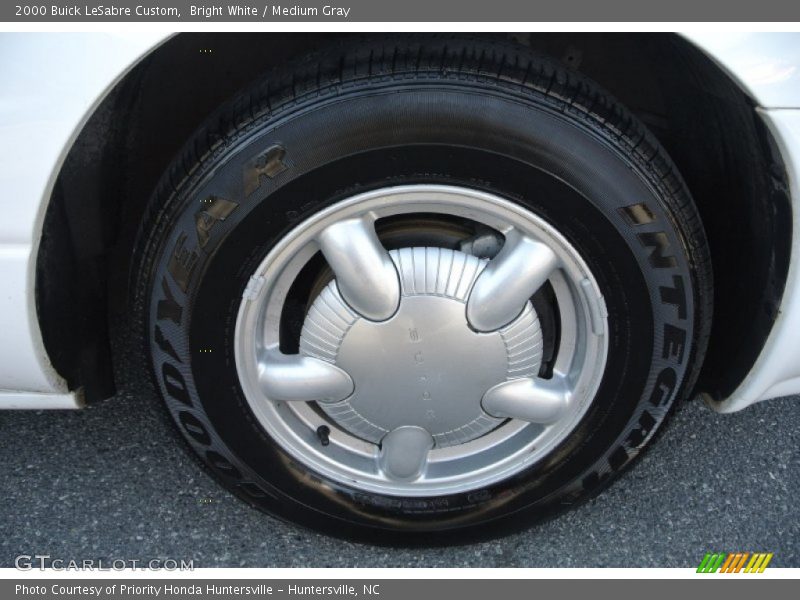 Bright White / Medium Gray 2000 Buick LeSabre Custom
