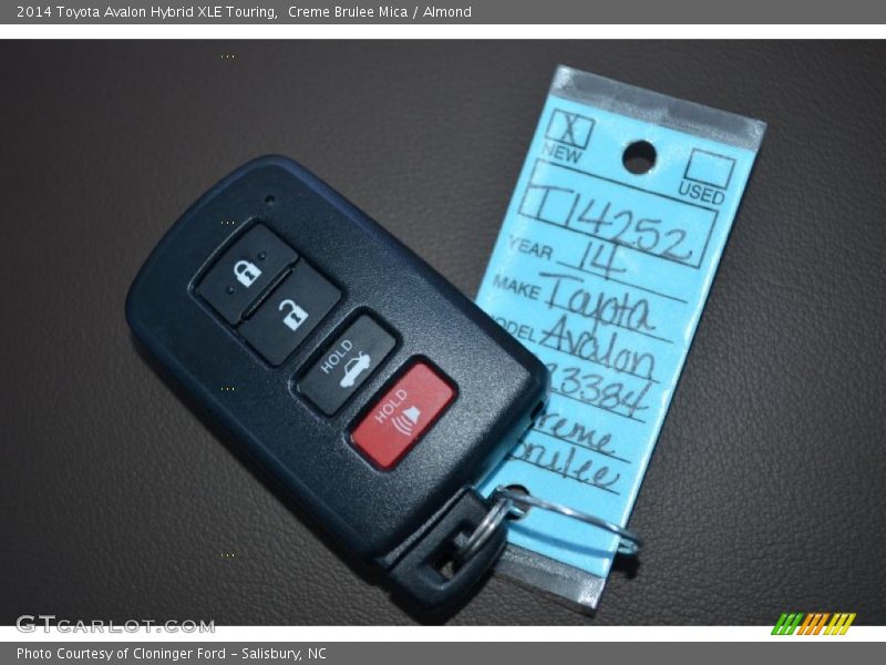 Creme Brulee Mica / Almond 2014 Toyota Avalon Hybrid XLE Touring