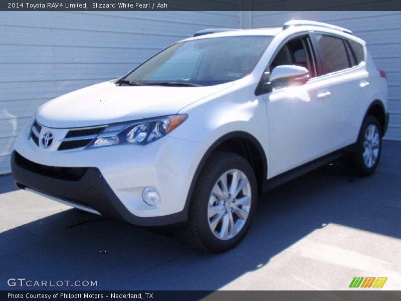 Front 3/4 View of 2014 RAV4 Limited