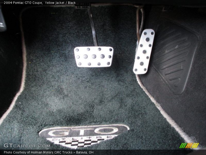Yellow Jacket / Black 2004 Pontiac GTO Coupe