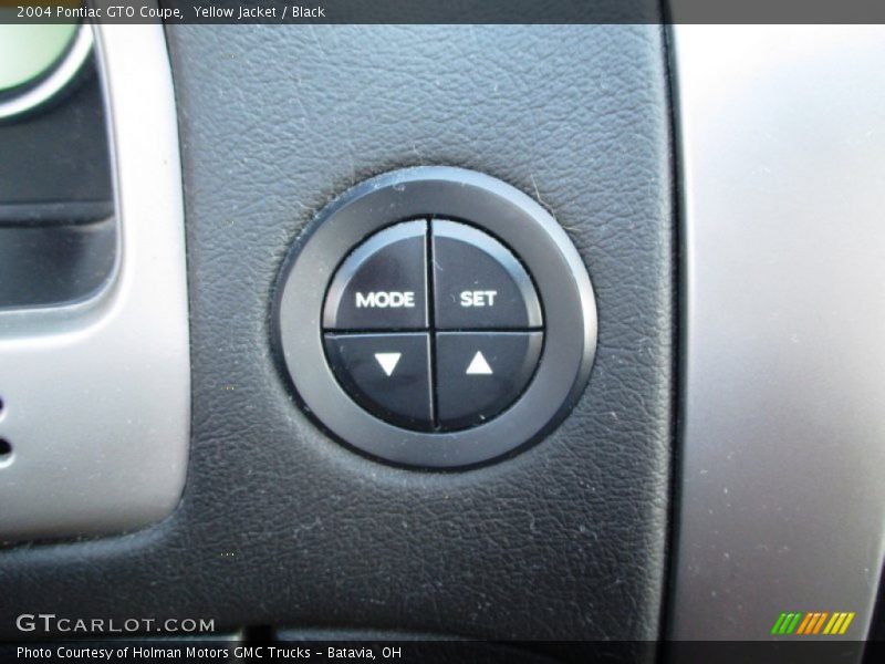 Yellow Jacket / Black 2004 Pontiac GTO Coupe