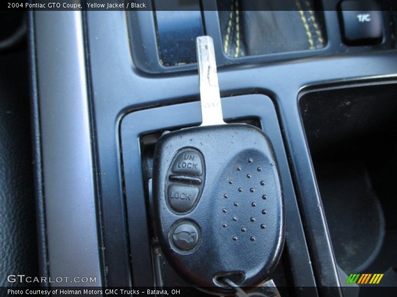 Yellow Jacket / Black 2004 Pontiac GTO Coupe