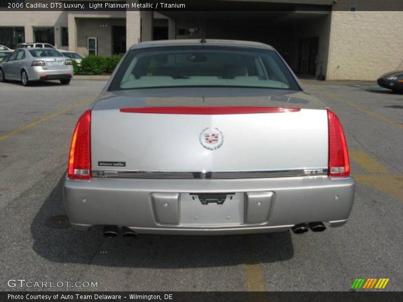Light Platinum Metallic / Titanium 2006 Cadillac DTS Luxury