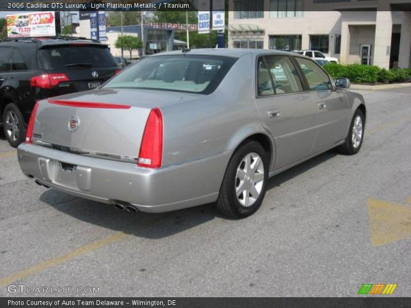 Light Platinum Metallic / Titanium 2006 Cadillac DTS Luxury