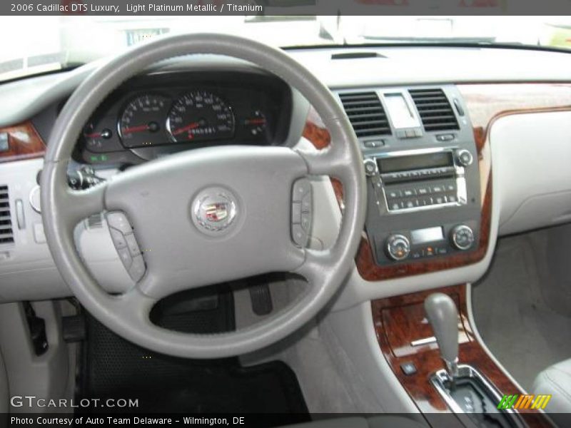 Light Platinum Metallic / Titanium 2006 Cadillac DTS Luxury