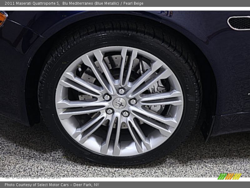 Blu Mediterraneo (Blue Metallic) / Pearl Beige 2011 Maserati Quattroporte S