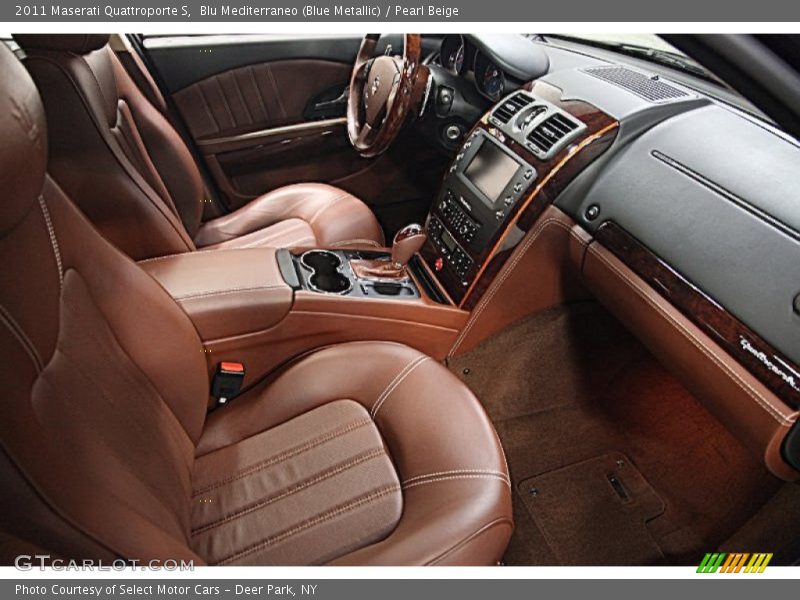 Blu Mediterraneo (Blue Metallic) / Pearl Beige 2011 Maserati Quattroporte S