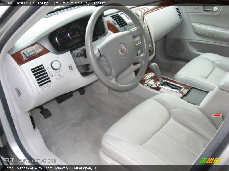 Light Platinum Metallic / Titanium 2006 Cadillac DTS Luxury