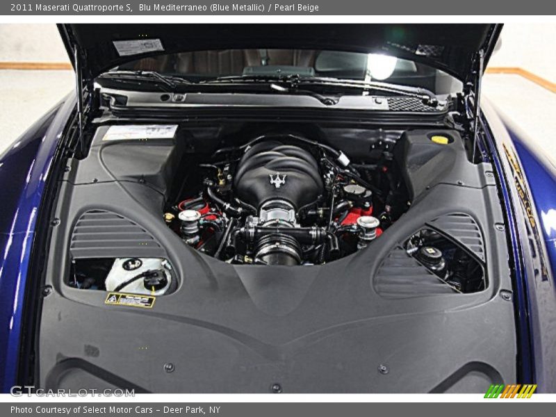 Blu Mediterraneo (Blue Metallic) / Pearl Beige 2011 Maserati Quattroporte S