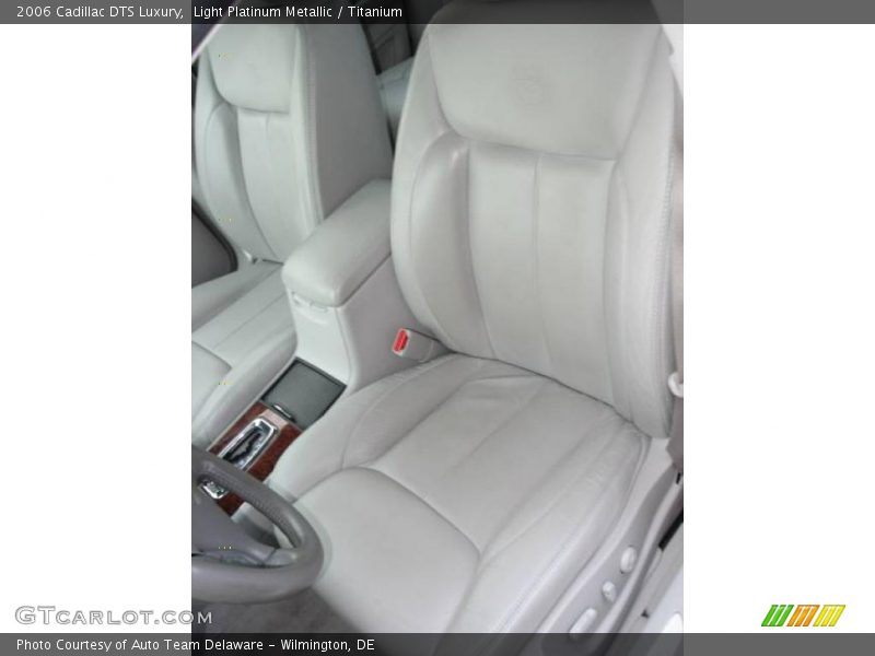 Light Platinum Metallic / Titanium 2006 Cadillac DTS Luxury