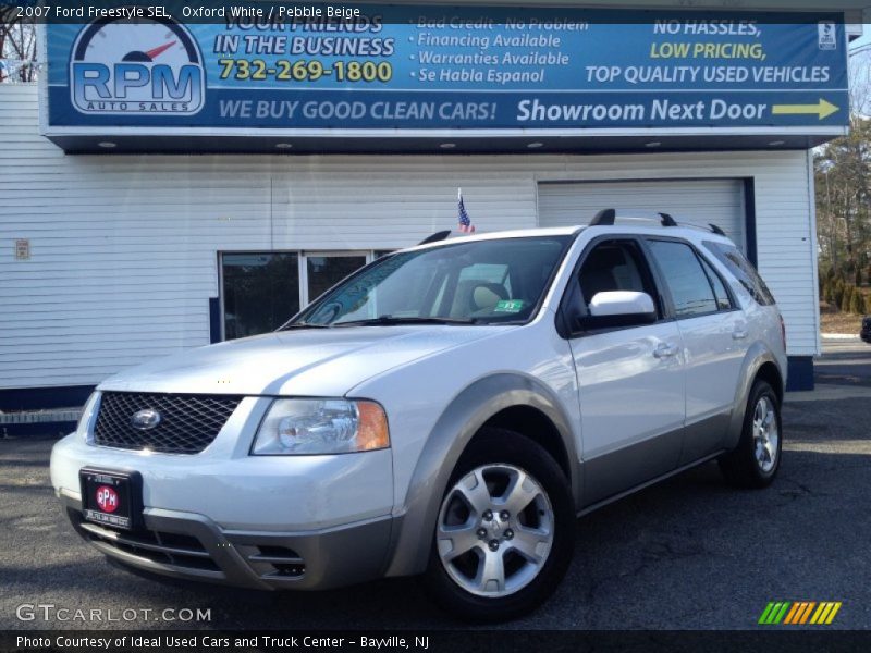 Oxford White / Pebble Beige 2007 Ford Freestyle SEL