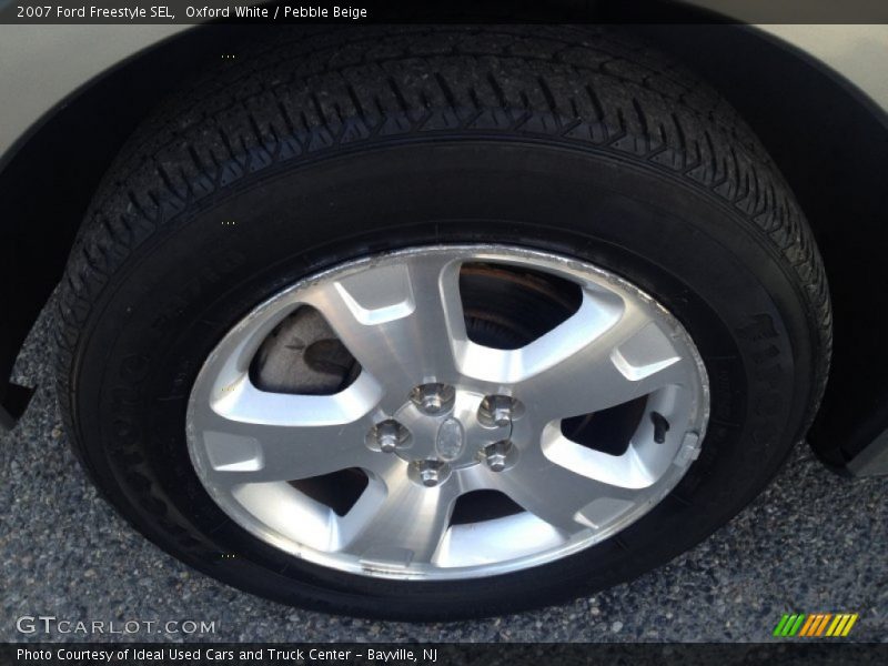 Oxford White / Pebble Beige 2007 Ford Freestyle SEL