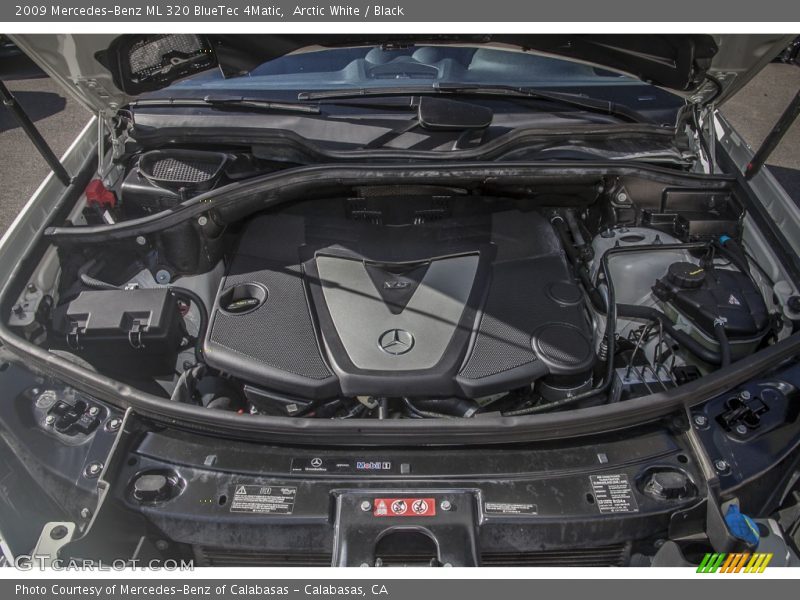 Arctic White / Black 2009 Mercedes-Benz ML 320 BlueTec 4Matic