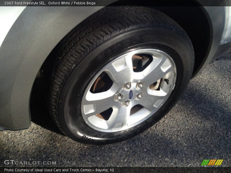 Oxford White / Pebble Beige 2007 Ford Freestyle SEL