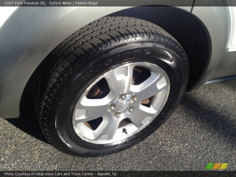 Oxford White / Pebble Beige 2007 Ford Freestyle SEL