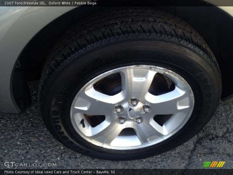 Oxford White / Pebble Beige 2007 Ford Freestyle SEL