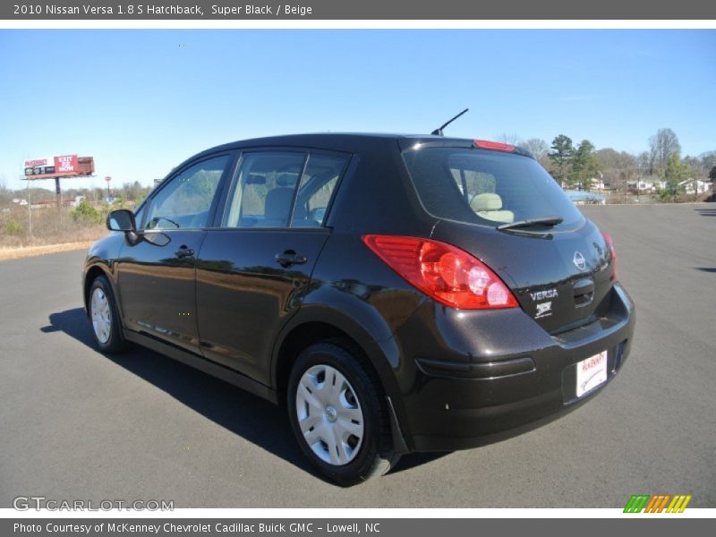 Super Black / Beige 2010 Nissan Versa 1.8 S Hatchback