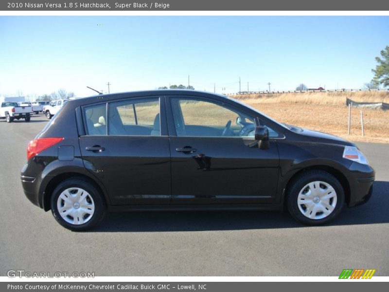 Super Black / Beige 2010 Nissan Versa 1.8 S Hatchback