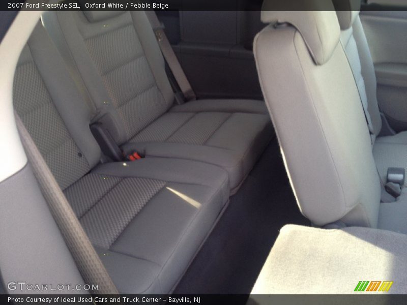 Oxford White / Pebble Beige 2007 Ford Freestyle SEL
