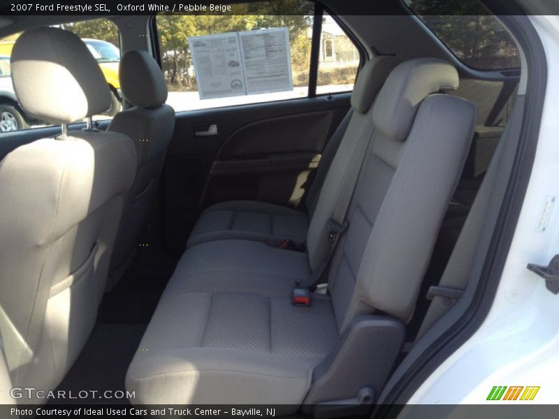 Oxford White / Pebble Beige 2007 Ford Freestyle SEL