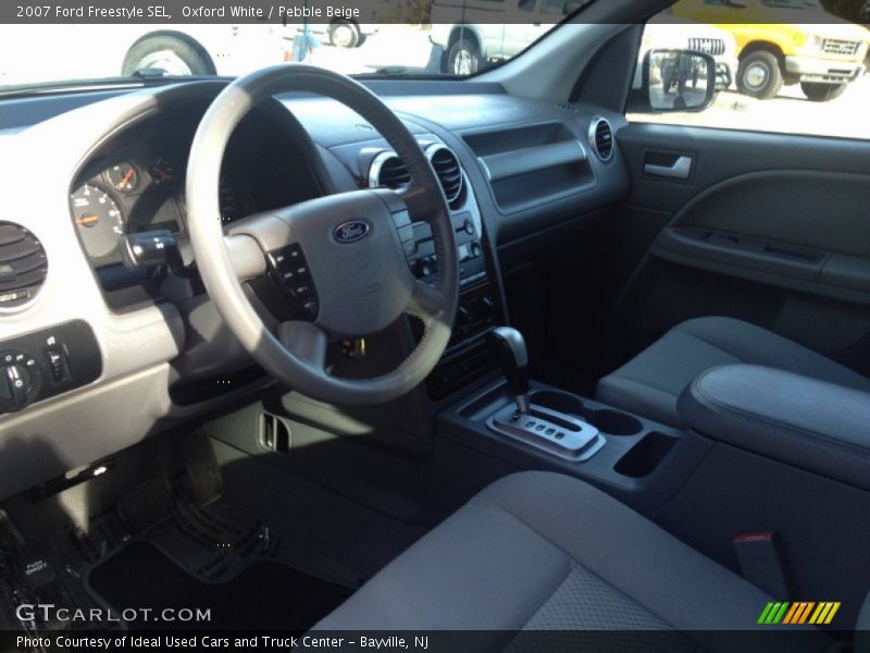 Oxford White / Pebble Beige 2007 Ford Freestyle SEL