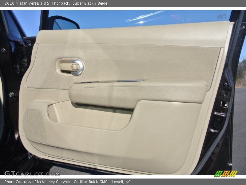 Super Black / Beige 2010 Nissan Versa 1.8 S Hatchback