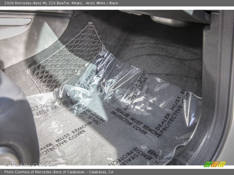 Arctic White / Black 2009 Mercedes-Benz ML 320 BlueTec 4Matic