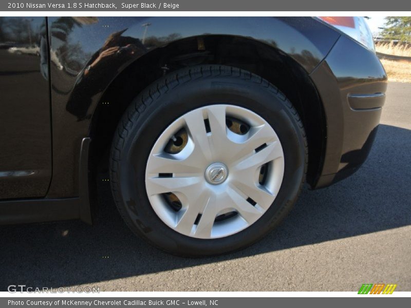 Super Black / Beige 2010 Nissan Versa 1.8 S Hatchback