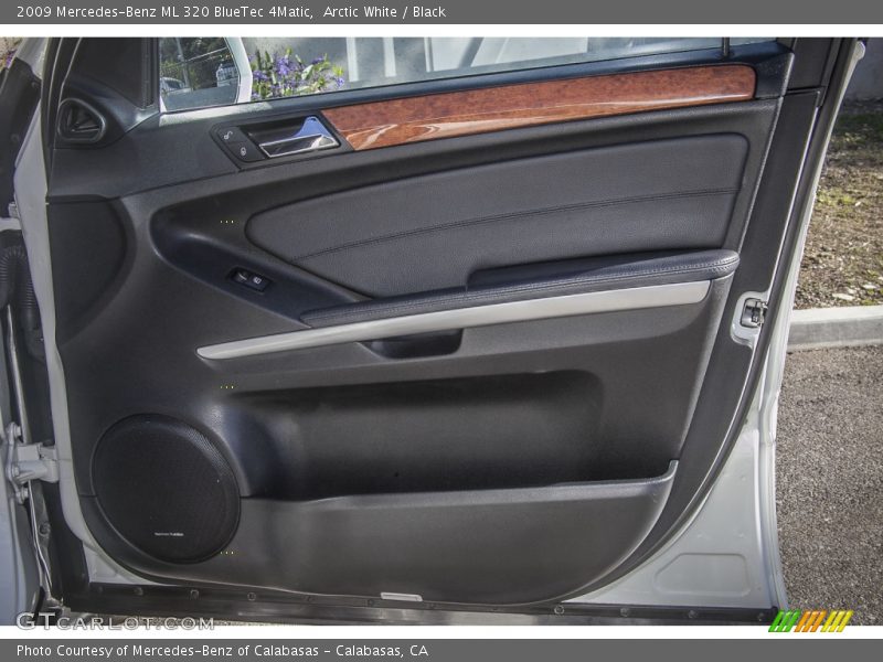 Arctic White / Black 2009 Mercedes-Benz ML 320 BlueTec 4Matic