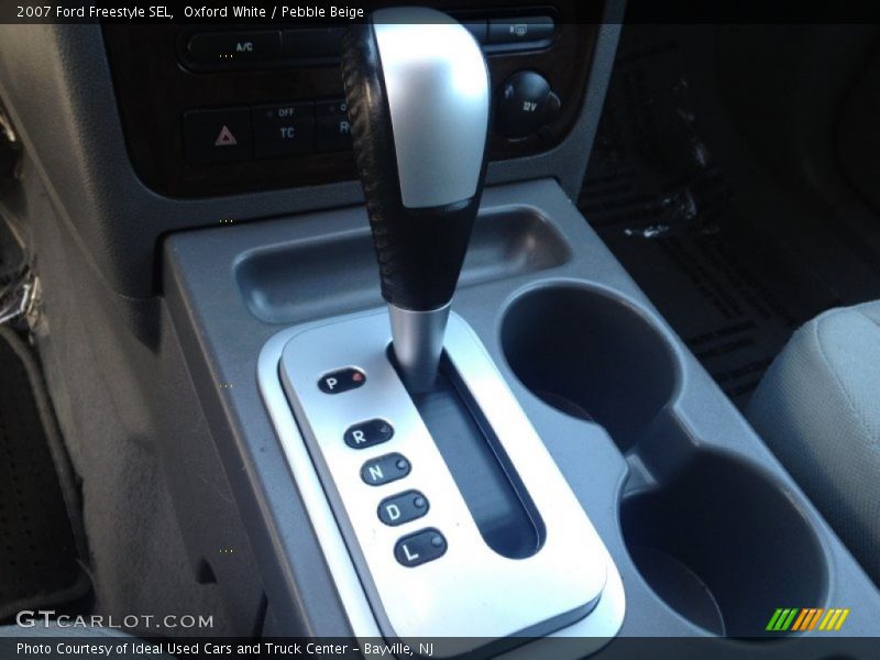 Oxford White / Pebble Beige 2007 Ford Freestyle SEL
