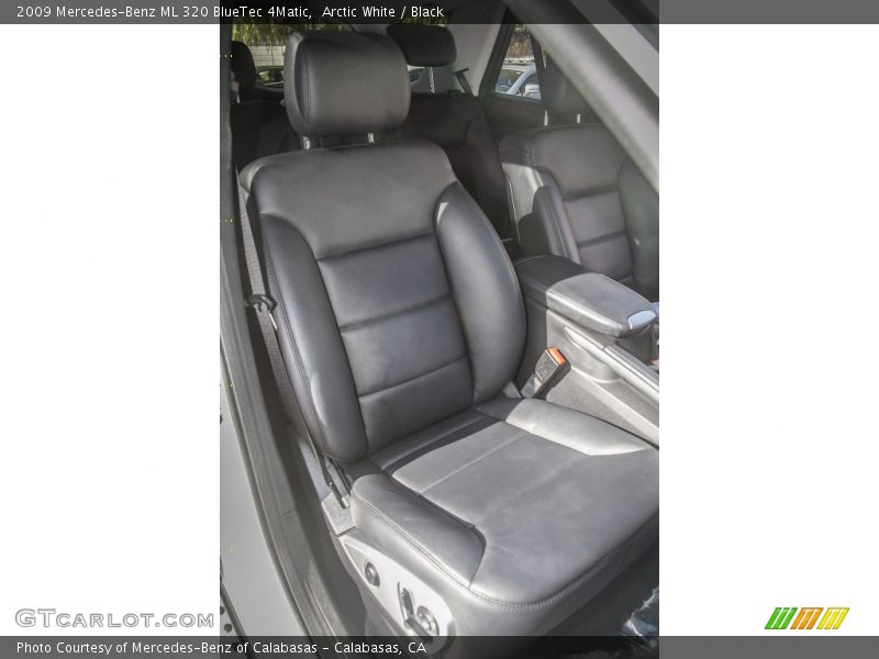 Arctic White / Black 2009 Mercedes-Benz ML 320 BlueTec 4Matic