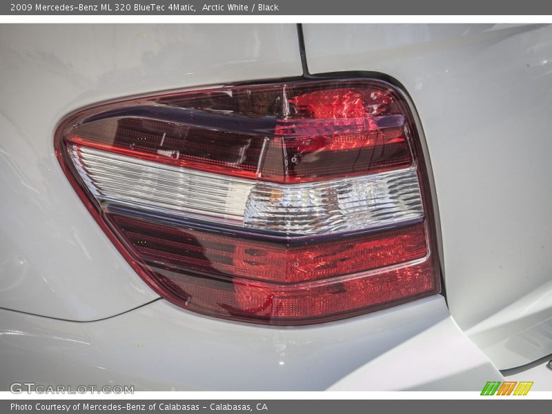 Arctic White / Black 2009 Mercedes-Benz ML 320 BlueTec 4Matic