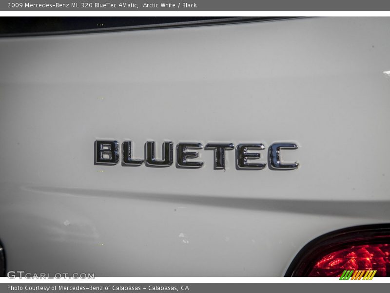 Arctic White / Black 2009 Mercedes-Benz ML 320 BlueTec 4Matic